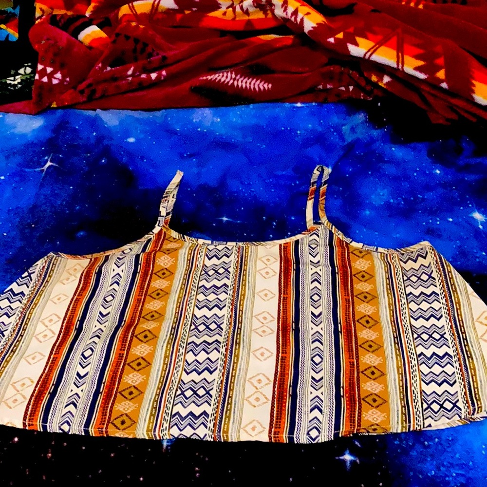 Crop top with patterns